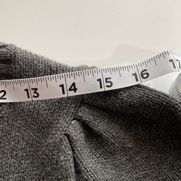 BANANA REPUBLIC GRAY SHORT SLEEVE DOUBLE BREASTED CARDIGAN SWEATER Sz M … - Picture 7 of 13